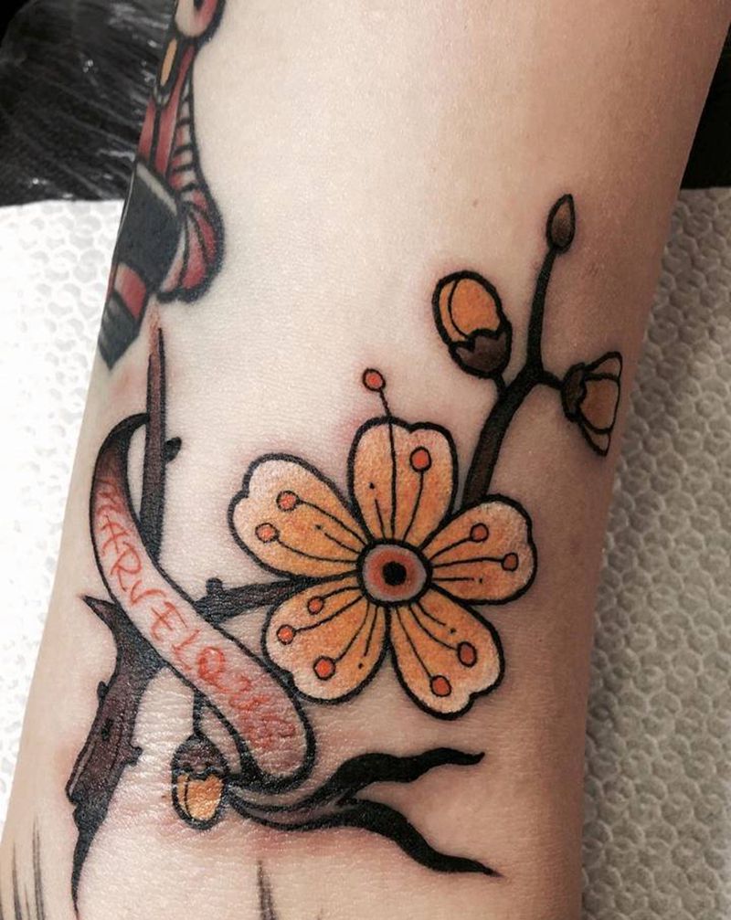 一枝梅纹身图片_手臂老传统Old School梅花纹身图案