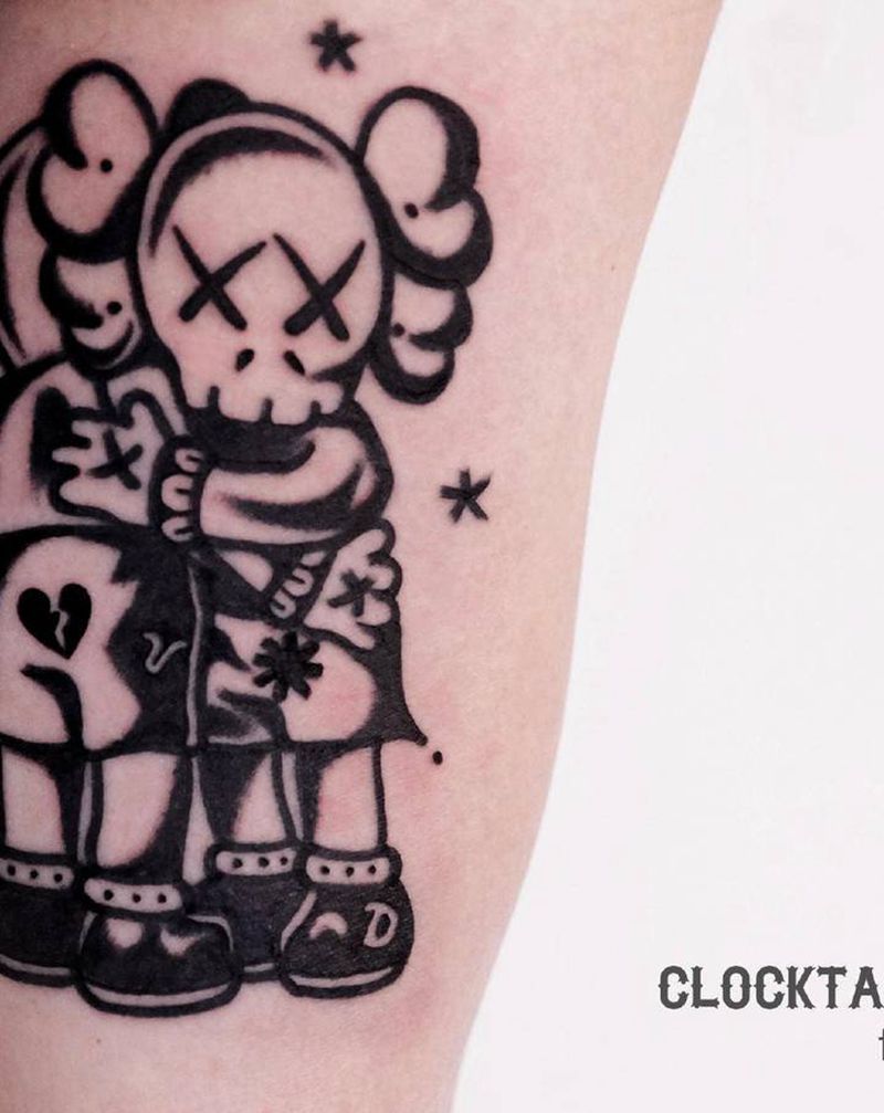 Kaws纹身图片_手臂老传统Old School玩偶纹身图案