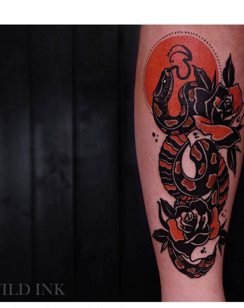 玫瑰&蛇纹身图片_脚部腿部老传统Old School蛇玫瑰纹身图案