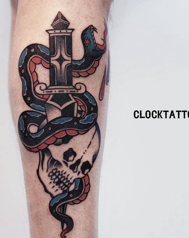 蛇&匕首&骷髅纹身图片_腿部老传统Old School蛇骷髅匕首纹身图案