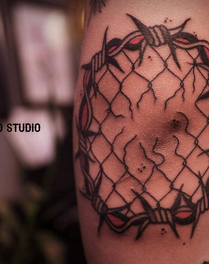 挣脱纹身图片_手臂老传统Old School铁丝荆棘纹身图案