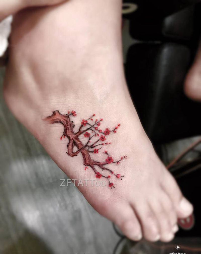 梅花纹身图片_脚部水墨遮盖类纹身图案