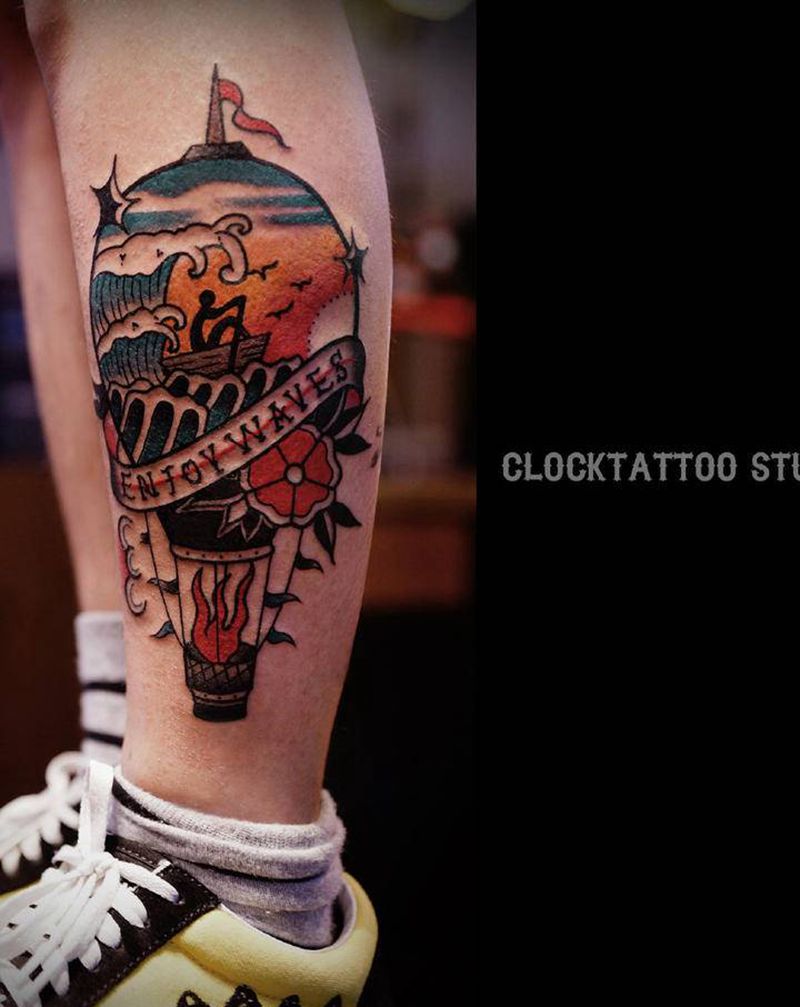 热气球里的世界纹身图片_腿部Old School老传统热气球大海冒险纹身图案