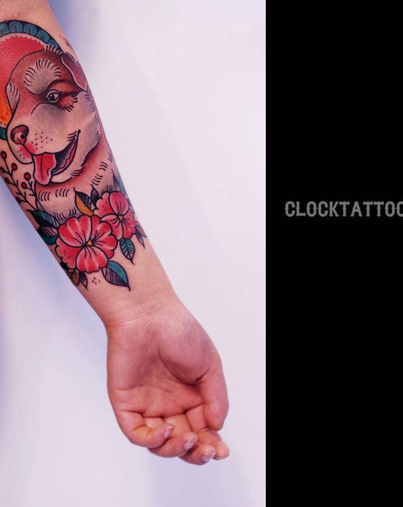 狗狗纹身图片_手臂老传统Old School狗狗纹身图案