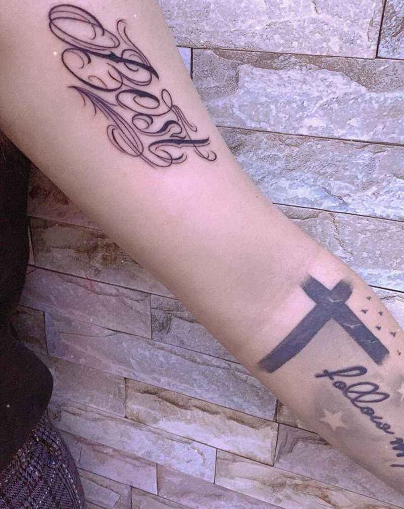 花体字纹身图片_手臂纹身图案
