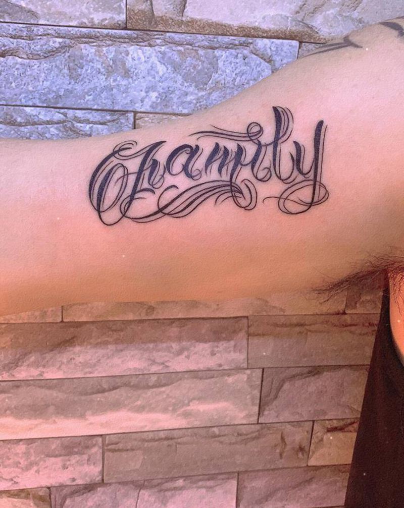 花体字纹身图片_手臂新传统纹身图案