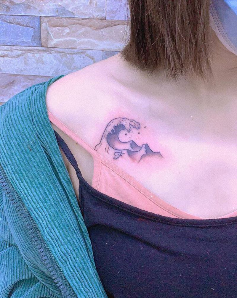 水浪纹身图片_胸部新传统纹身图案