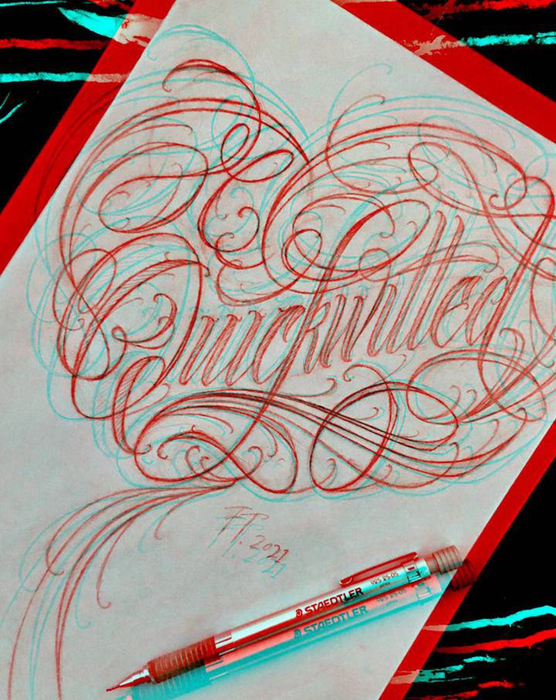 心形花体字设计纹身图片_腿部臀部花体字英文纹身图案