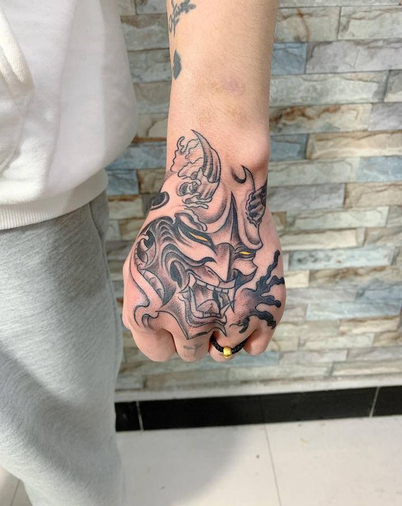 般若纹身图片_手部新传统纹身图案