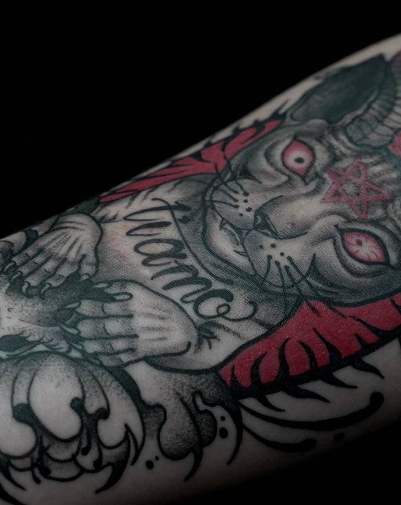 遮疤纹身图片_手部New School纹身图案