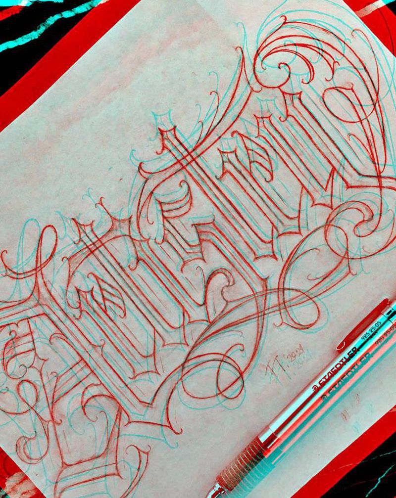 硬体也写起来纹身图片_腿部手臂花体字纹身图案