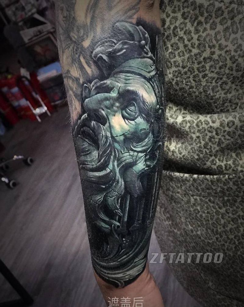 宙斯纹身图片_手臂欧美写实遮盖类纹身图案