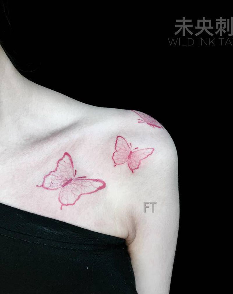小蝴蝶纹身图片_肩部水彩蝴蝶纹身图案