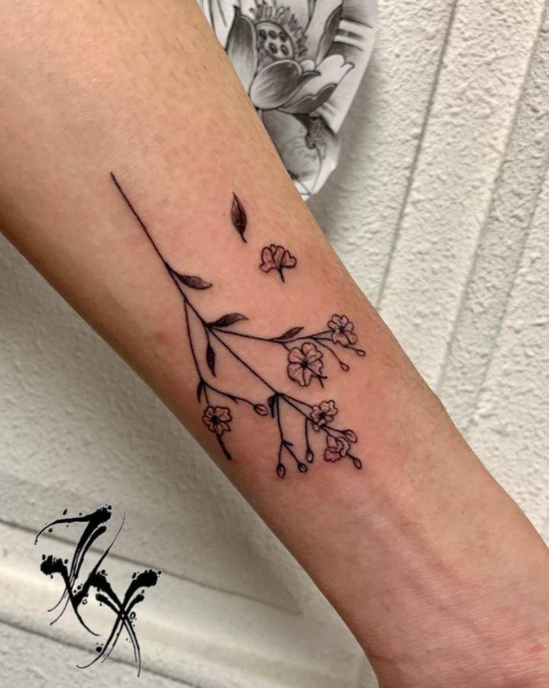 小小素花纹身图片_手臂纹身图案