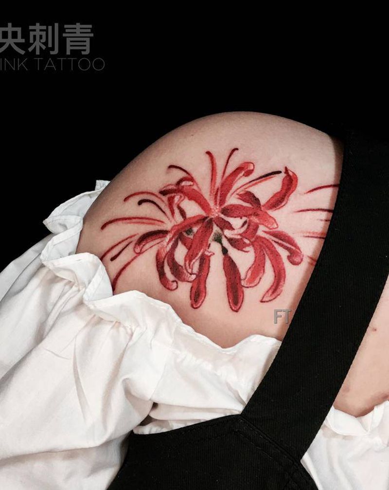 彼岸花纹身图片_肩部水彩彼岸花纹身图案