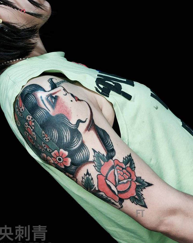 old school女郎纹身图片_手臂Old School女郎纹身图案