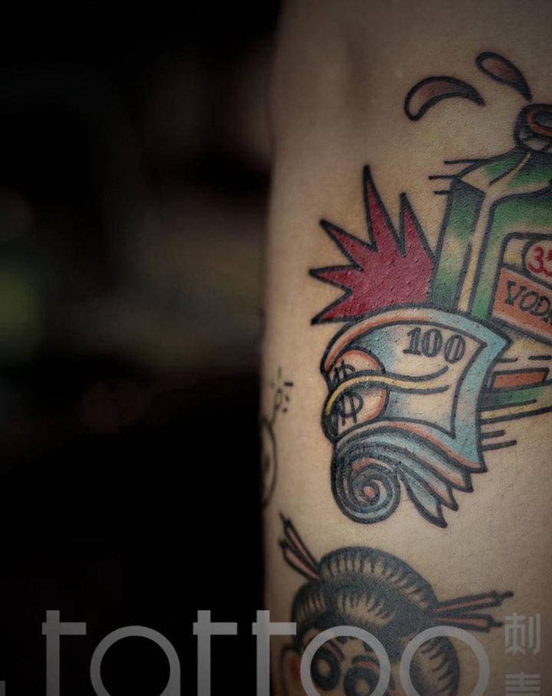 野格纹身图片_手部Old School纹身图案