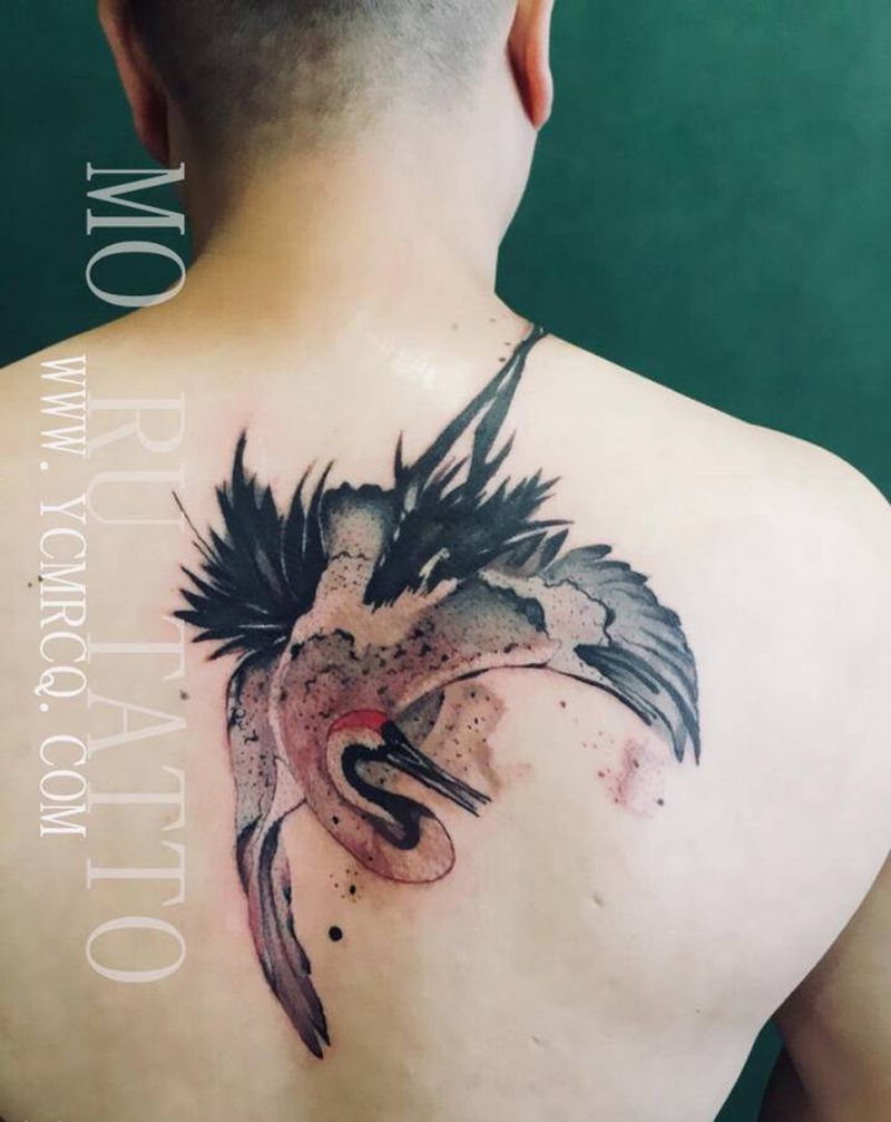 水墨鹤纹身图片_背部肩部纹身图案