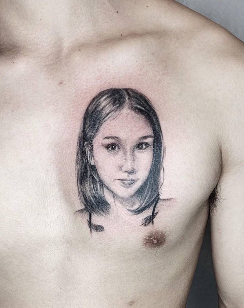 肖像纹身图片_胸部欧美写实纹身图案