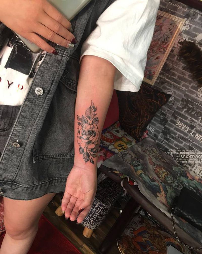 花纹身图片_手臂纹身图案