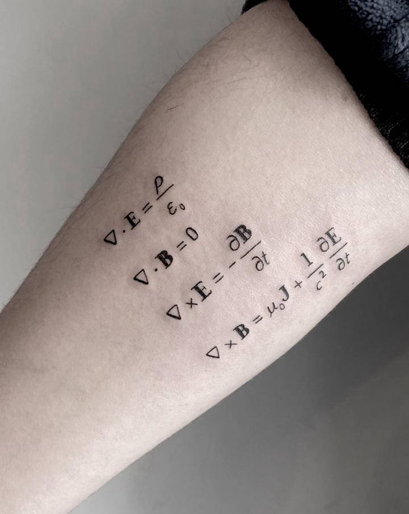 公式纹身图片_手臂纹身图案