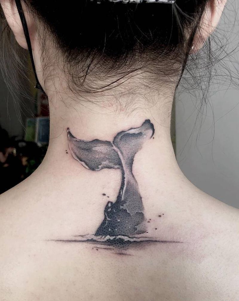 鲸纹身图片_背部纹身图案