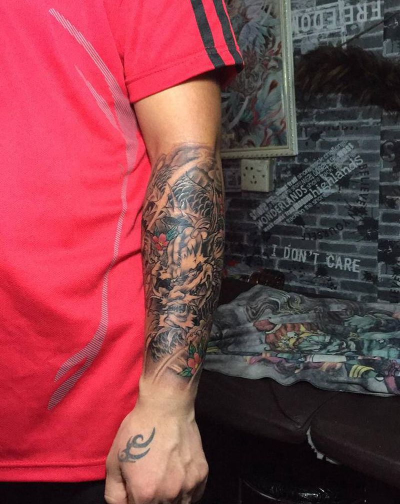 龙纹身图片_手臂纹身图案