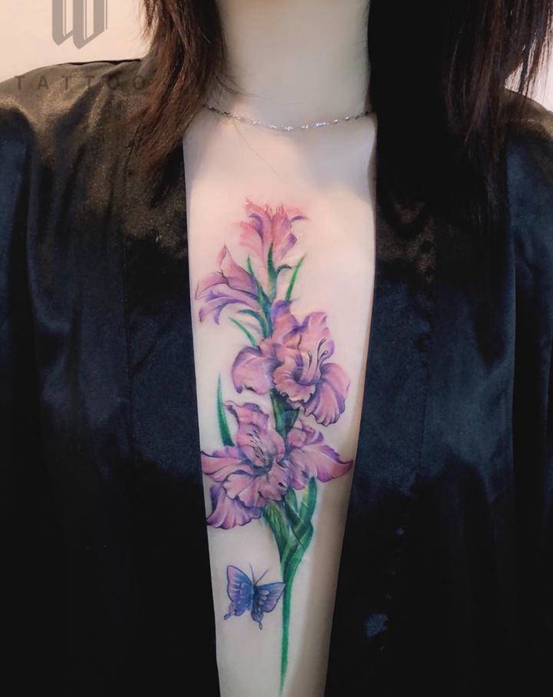 遮盖疤痕纹身图片_胸部水彩纹身图案