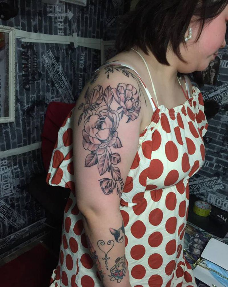 素花纹身图片_手臂纹身图案