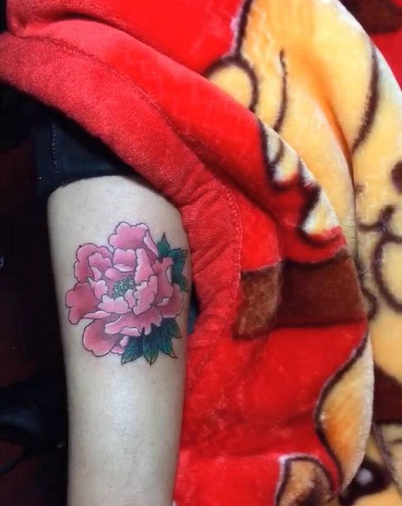 花纹身图片_脚部纹身图案