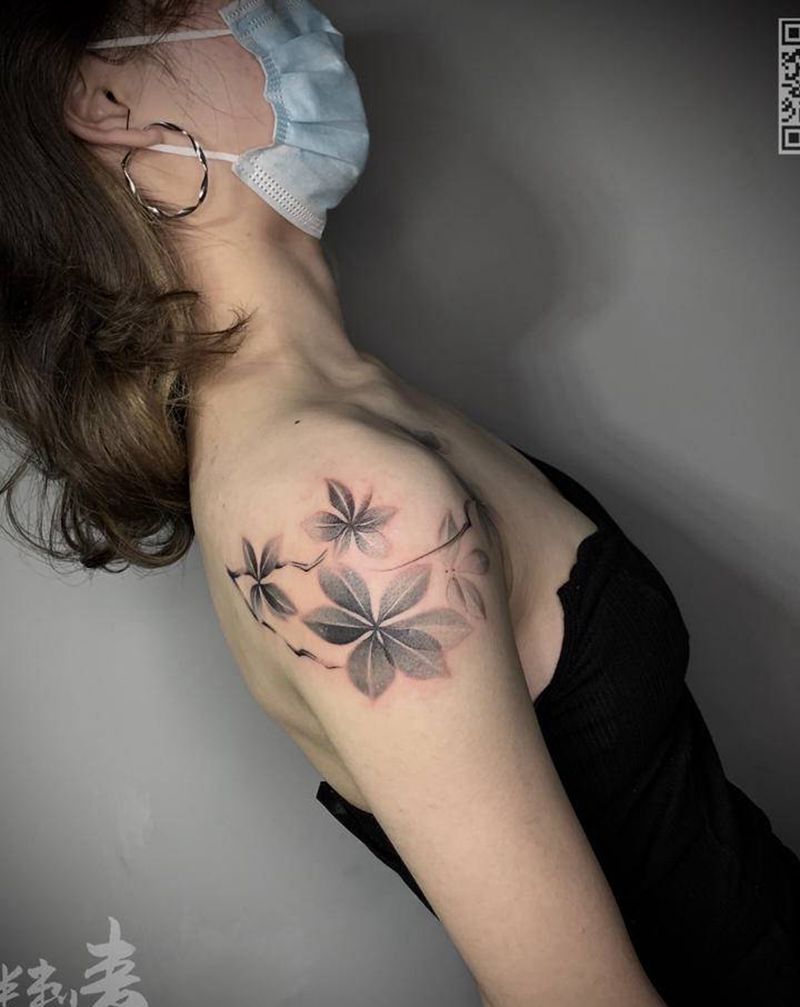 花纹身图片_肩部纹身图案