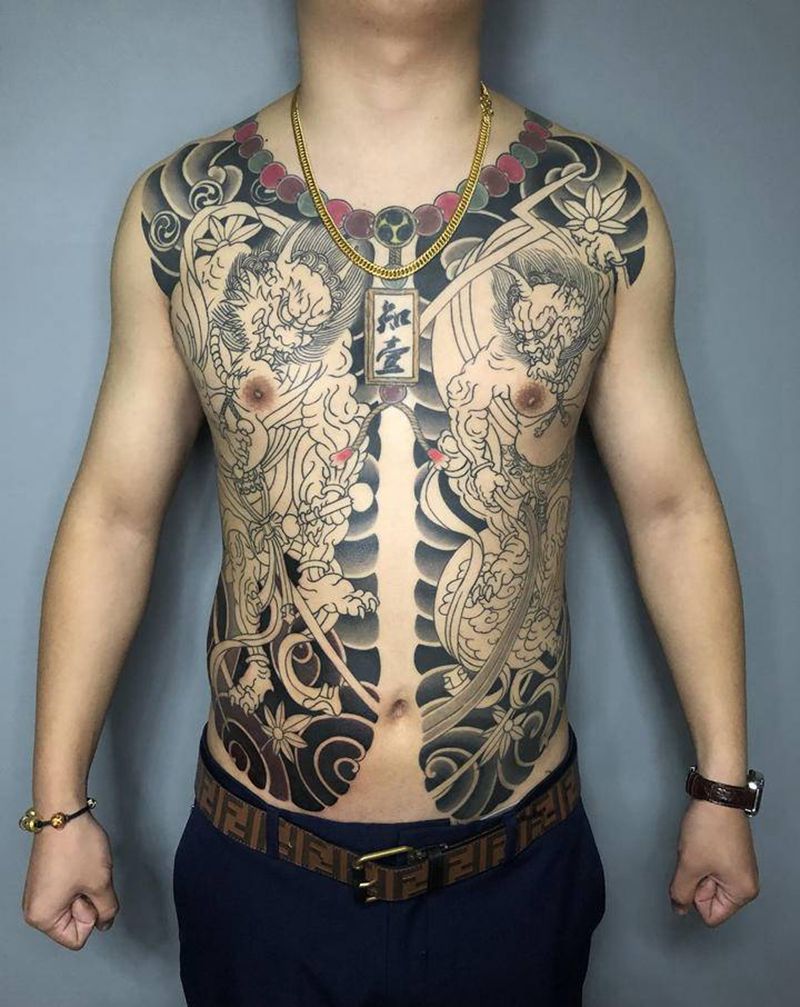 开衫，底色完成纹身图片_胸部腹部纹身图案