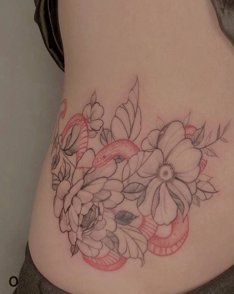 花与蛇纹身图片_腰部小清新纹身图案