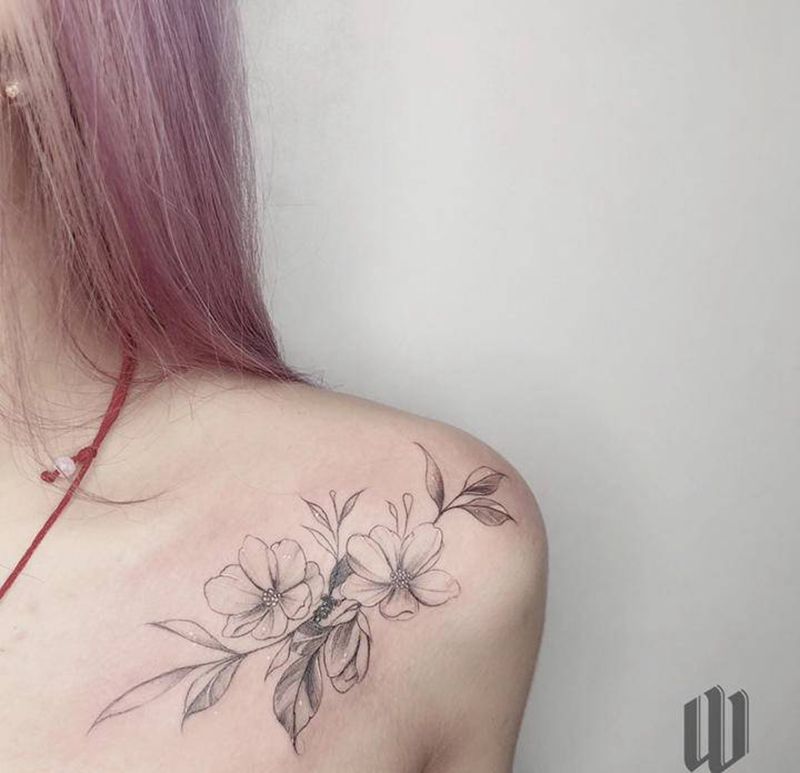 素花纹身图片_肩部小清新纹身图案