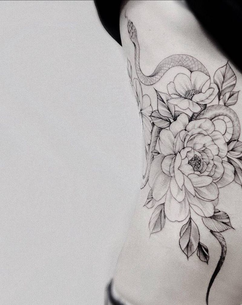 「小姐姐的腰 奪命的刀 」纹身图片_腰部纹身图案