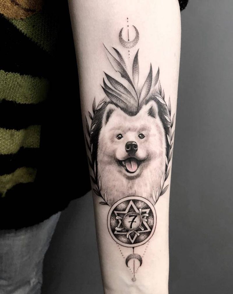 客人家的狗纹身图片_手臂手部欧美写实点刺纹身图案