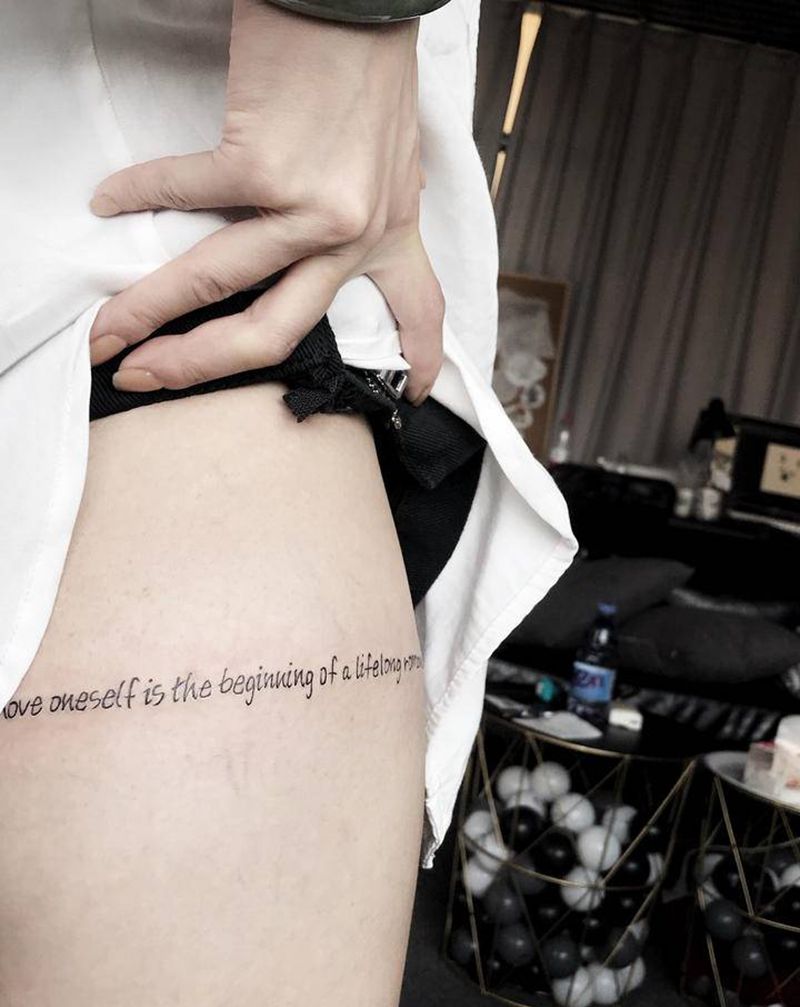 愛自己是浪漫一生的開始纹身图片_腿部纹身图案