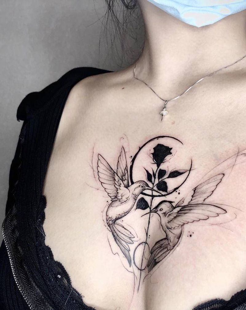 蜂鸟纹身图片_胸部小清新纹身图案