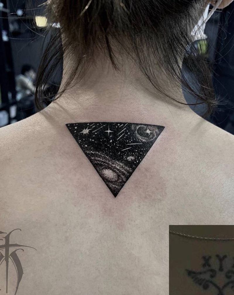 旧图遮盖纹身图片_背部小清新纹身图案