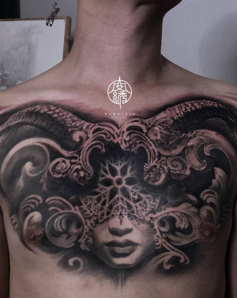 花熊纹身图片_胸部欧美写实纹身图案