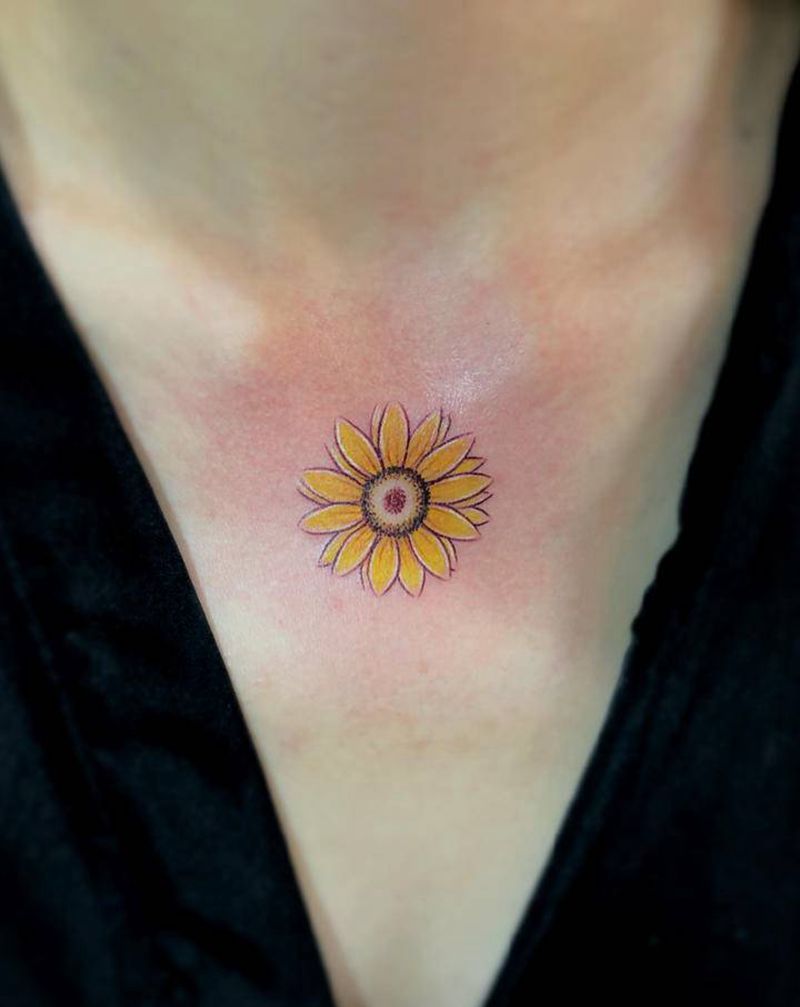 向日葵花纹身图片_胸部纹身图案