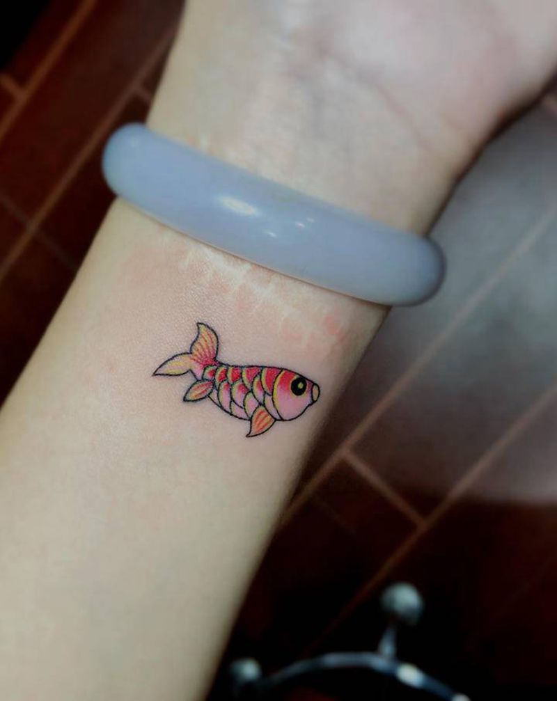 小鱼纹身图片_手臂手部小清新纹身图案