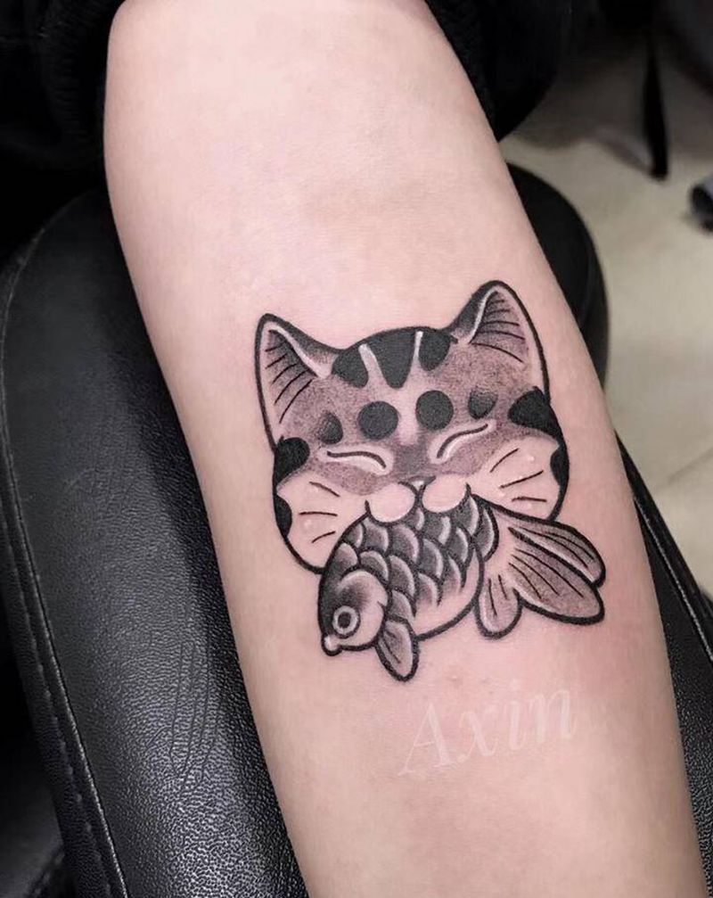 猫吃鱼/纹身图片_手臂纹身图案