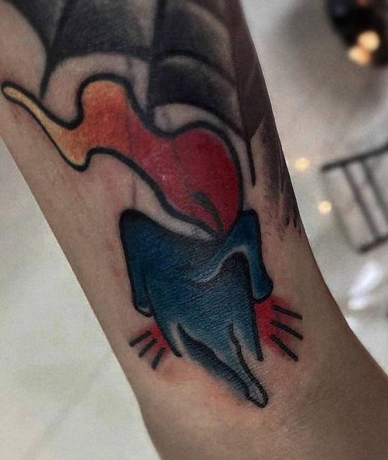 蜡烛纹身图片_手臂Old School纹身图案