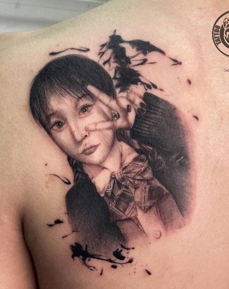 女朋友肖像定制 添加泼墨元素纹身图片_背部纹身图案