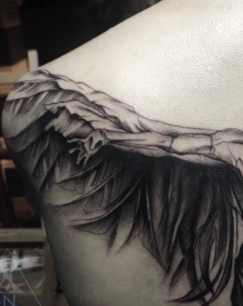 是個狠人纹身图片_肩部纹身图案