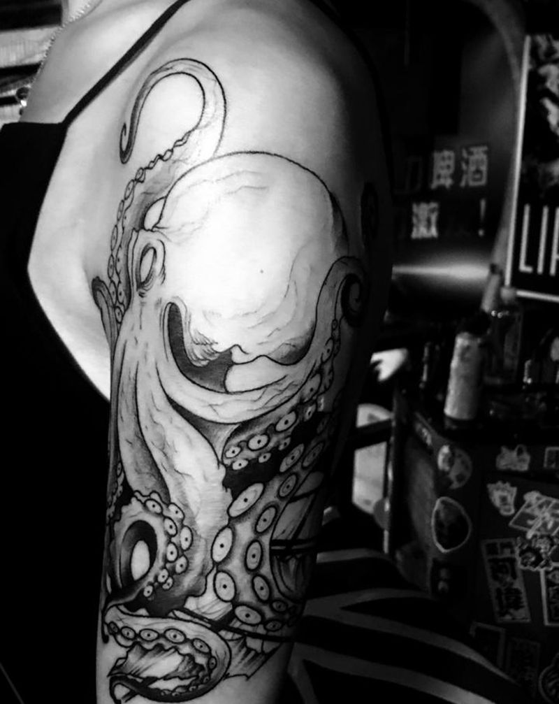 八爪哥上身纹身图片_手臂纹身图案