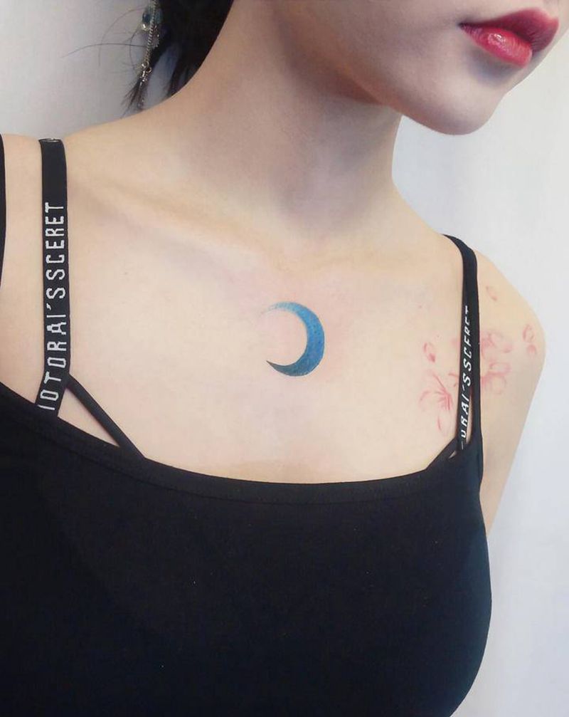 月亮纹身纹身图片_颈部纹身图案