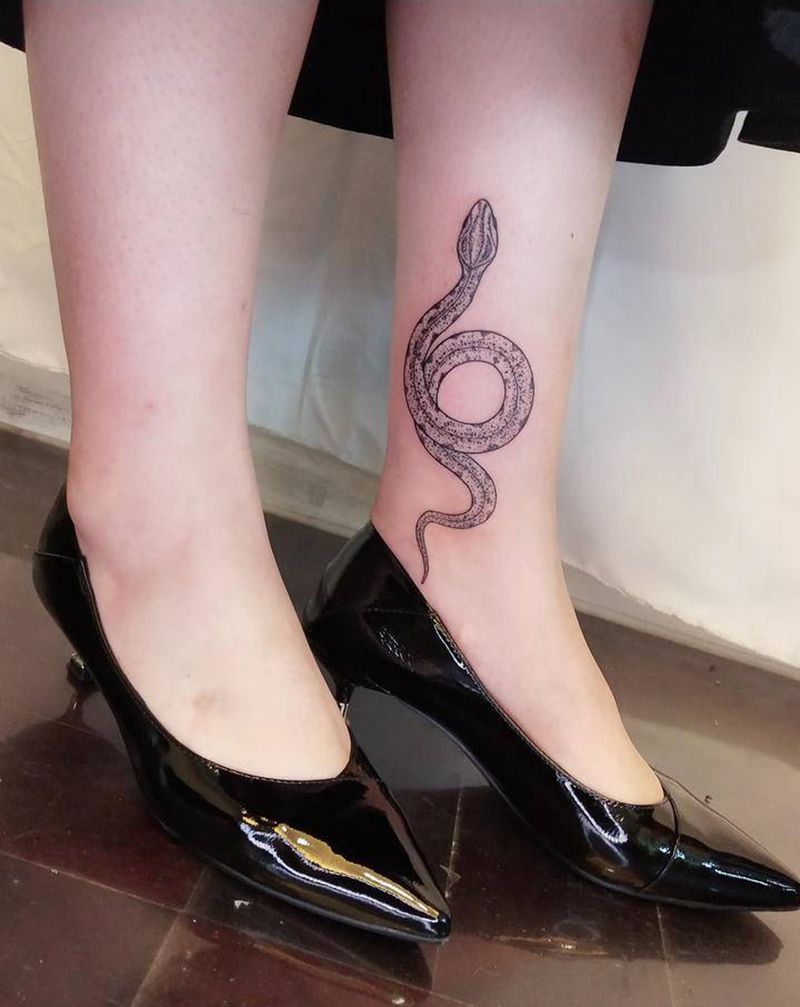 小纹身纹身图片_脚部纹身图案