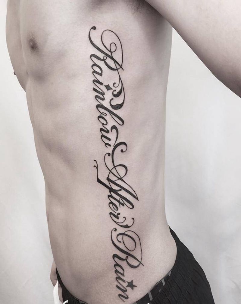 侧腰字母纹身图片_腰部纹身图案